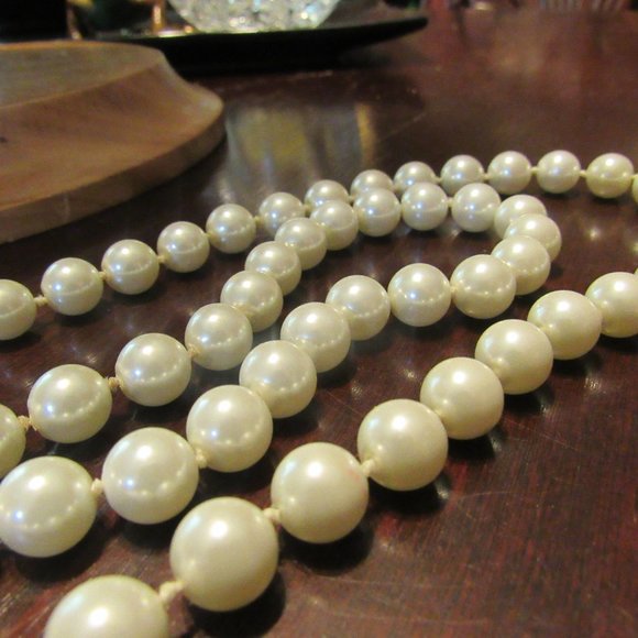 Vintage Jewelry - Exquisite Hand Knotted Single  Faux Pearl Necklace